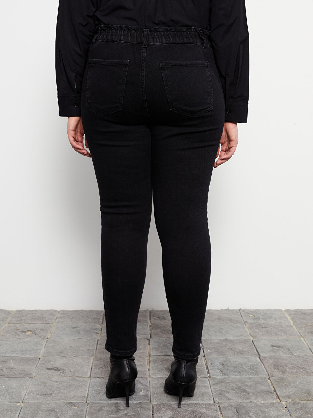 Antrasit Büyük Beden Mom Fit Düz Cep Detaylı Rodeo Kadın Jean Pantolon-3