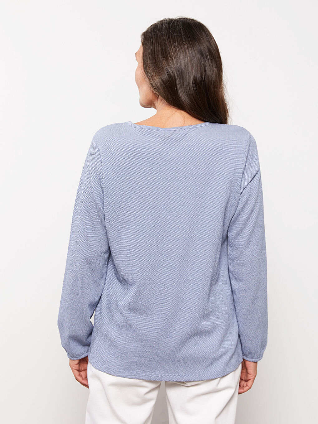 Mavi Bağlamalı Yaka Nakışlı Uzun Kollu Kadın Bluz-4