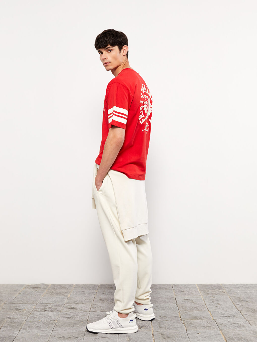 T-shirt pour hommes en coton peigné imprimé à manches courtes et col rond