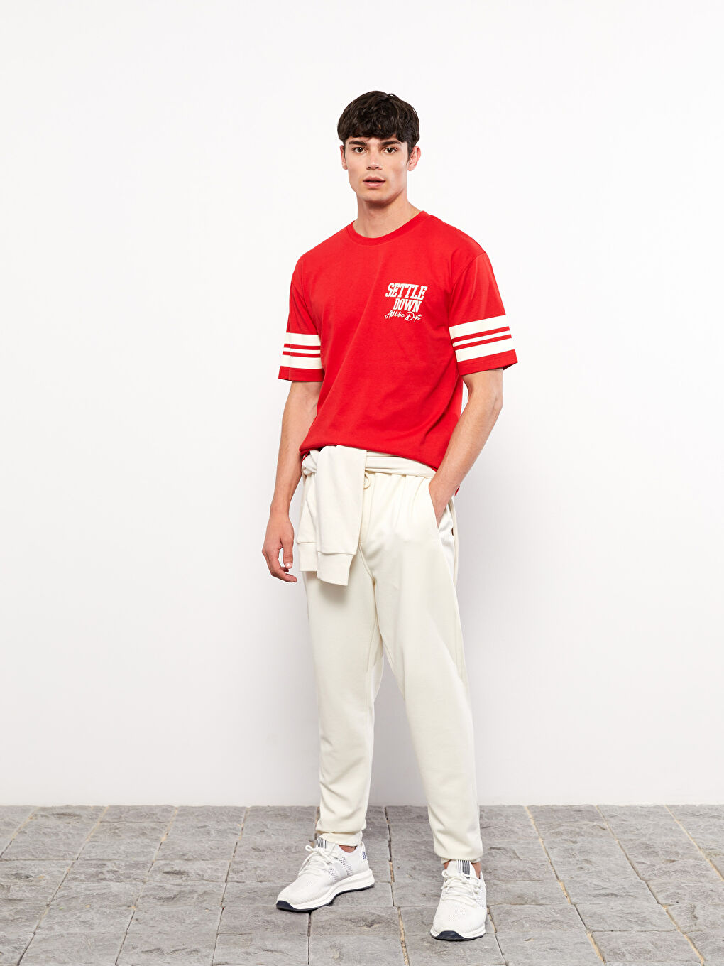 T-shirt pour hommes en coton peigné imprimé à manches courtes et col rond-2