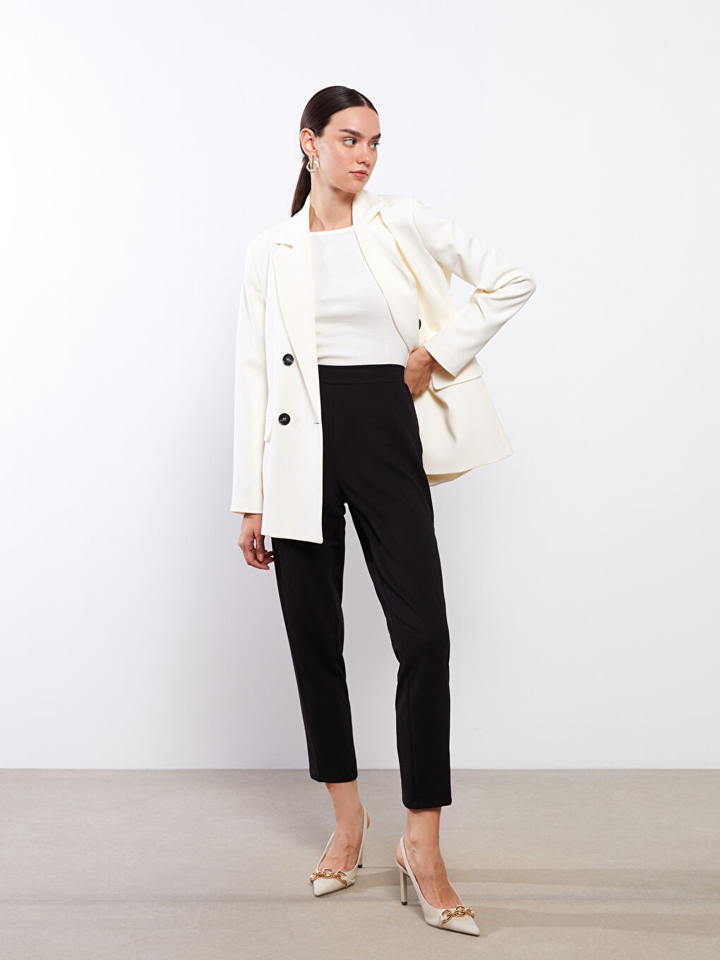 Siyah Kadın Rahat Kalıp Düz Pantolon