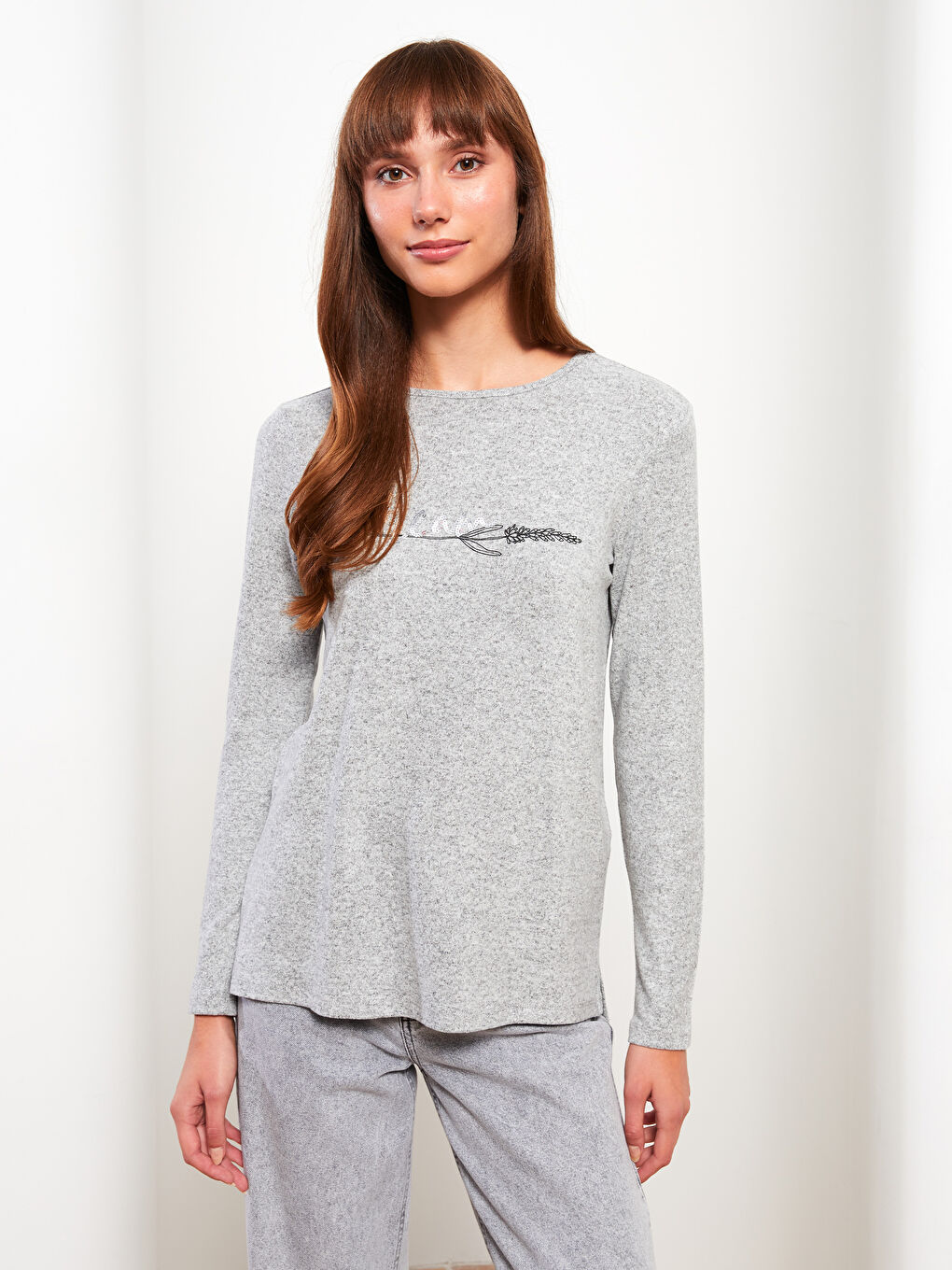 Gri Bisiklet Yaka Baskılı Uzun Kollu Kadın Tişört