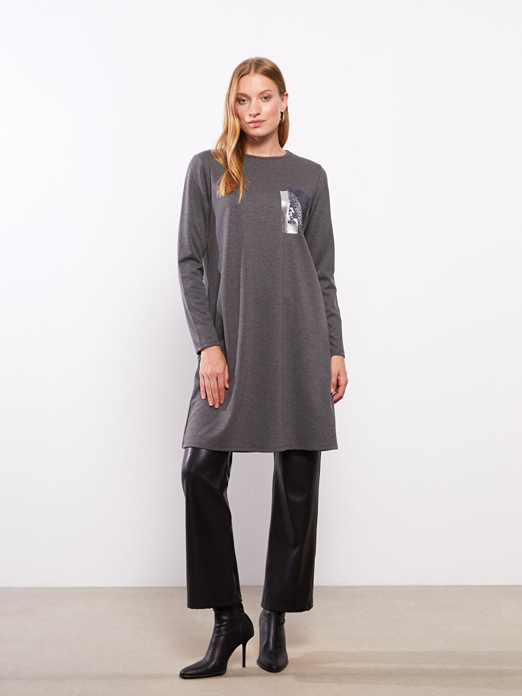 Antrasit Bisiklet Yaka Pul Payet İşlemeli Uzun Kollu Kadın Tunik
