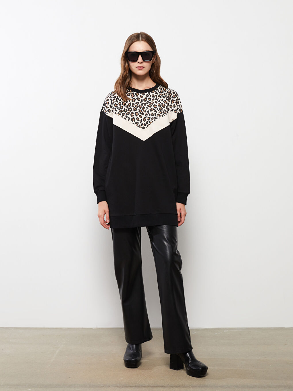 Siyah Desenli Oversize Kadın Sweatshirt Tunik-2