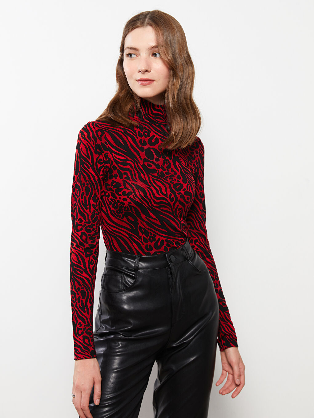 Karışık Dik Yaka Desenli Uzun Kollu Krep Kadın Tişört-1