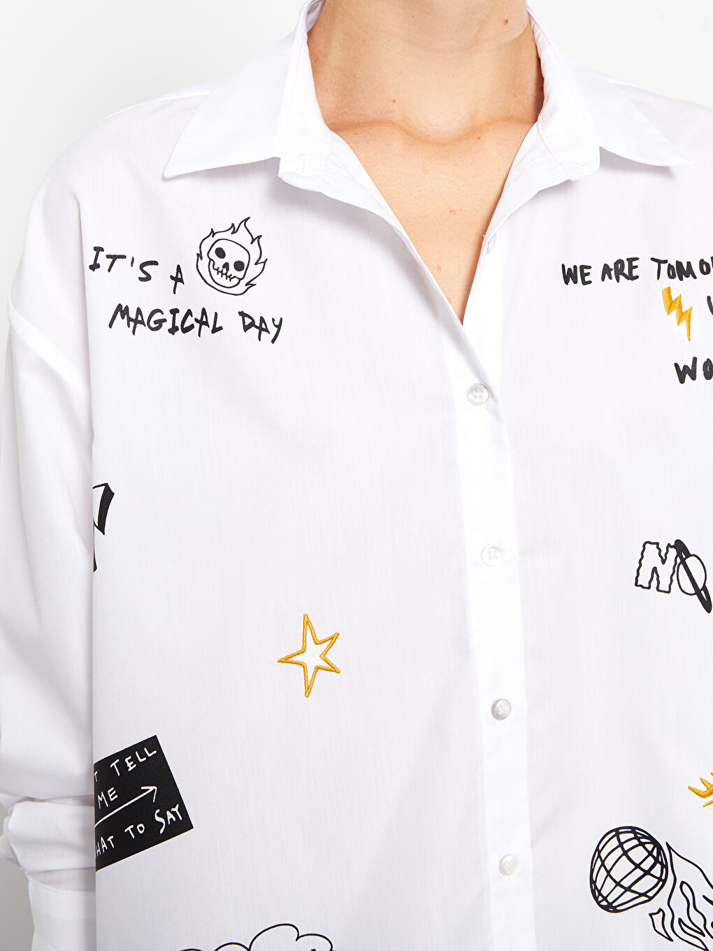 Beyaz Önden Düğme Kapamalı Baskılı Uzun Kollu Poplin Kadın Gömlek-3