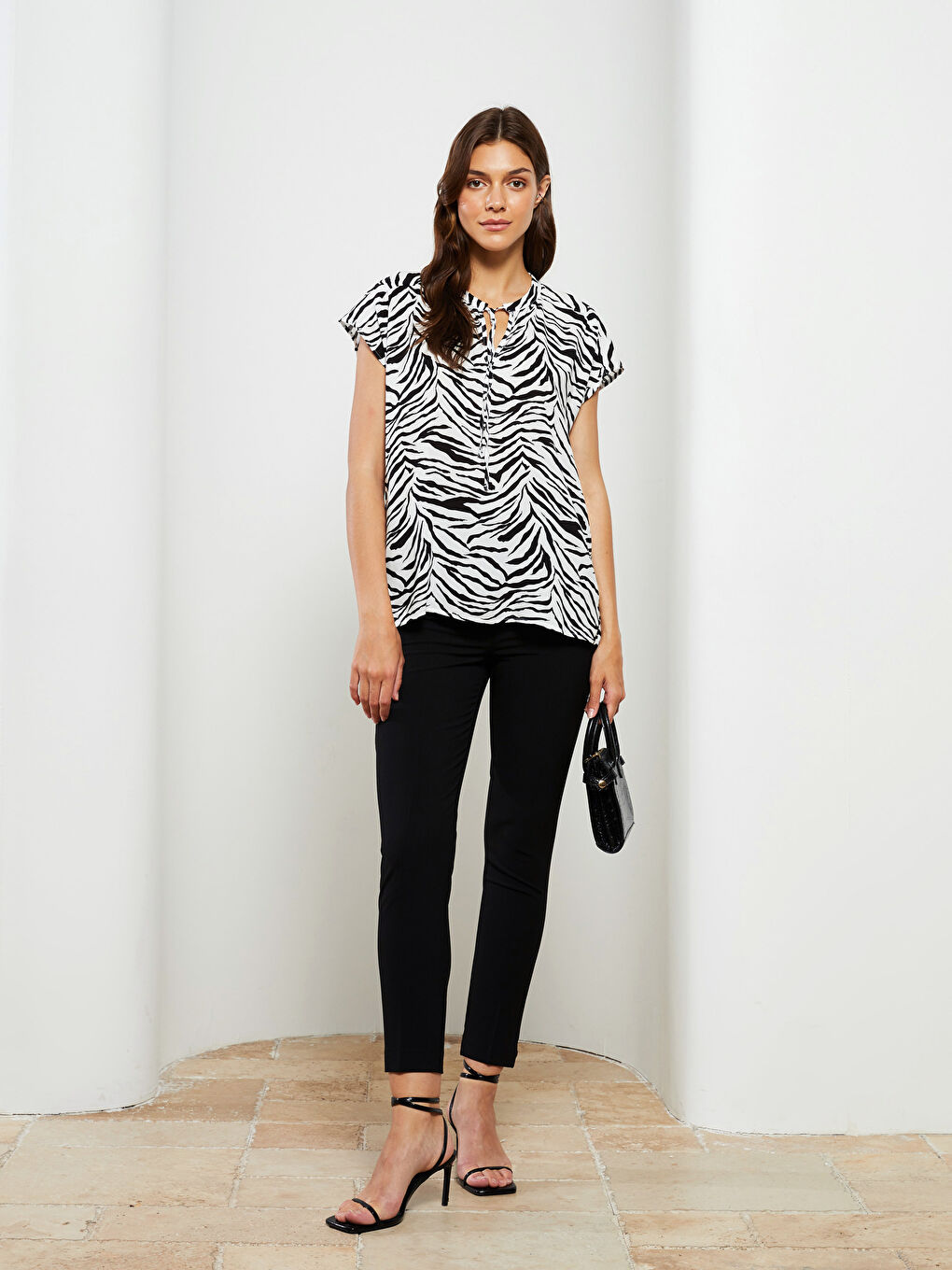 بنطلون سادة بقصة رفيعة للسيدات-1