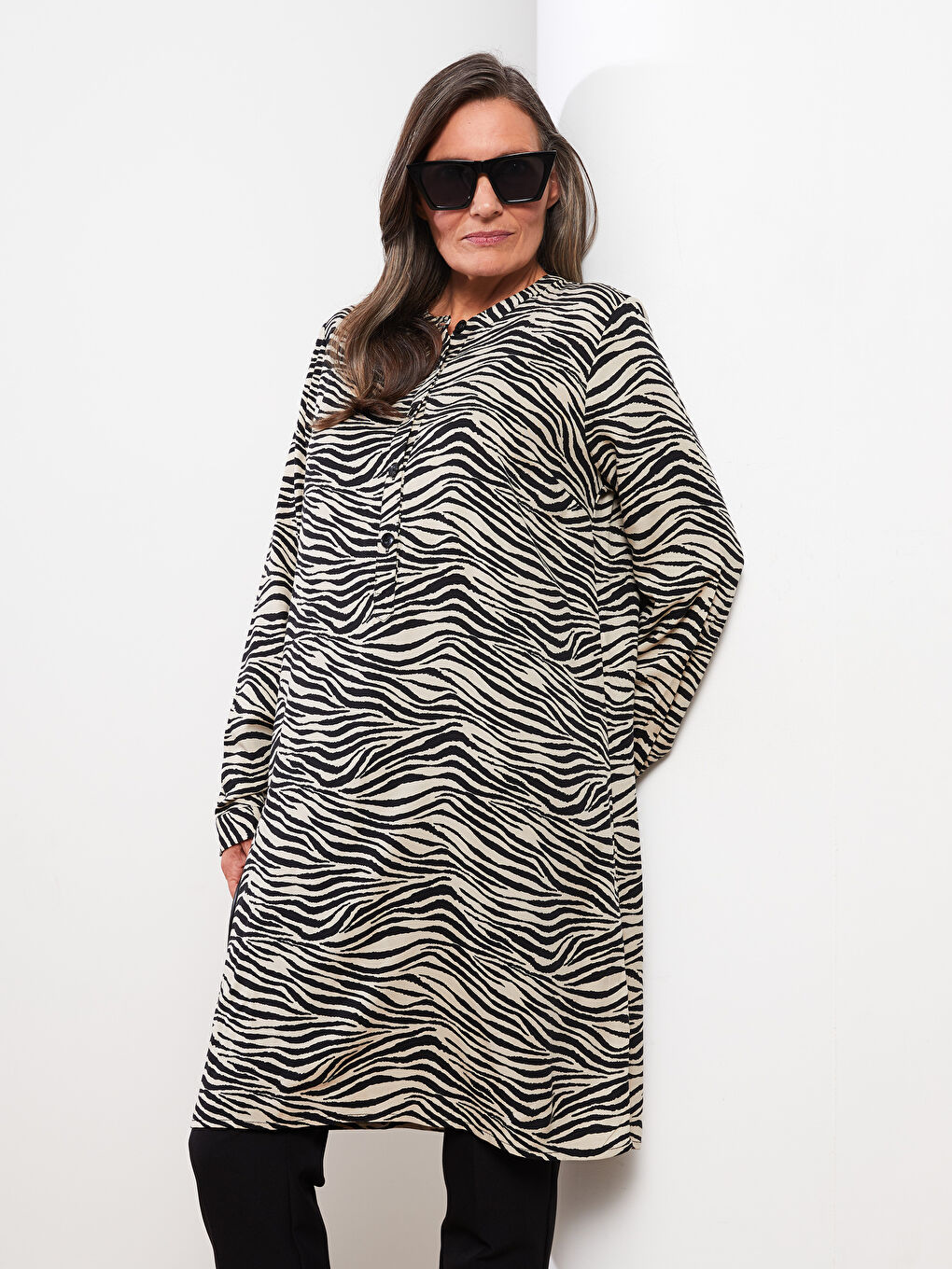 LCW Grace Tunique pour Femmes à Col Rond Imprimée à Manches Longues en Viscose -W2FB62Z8-LQC