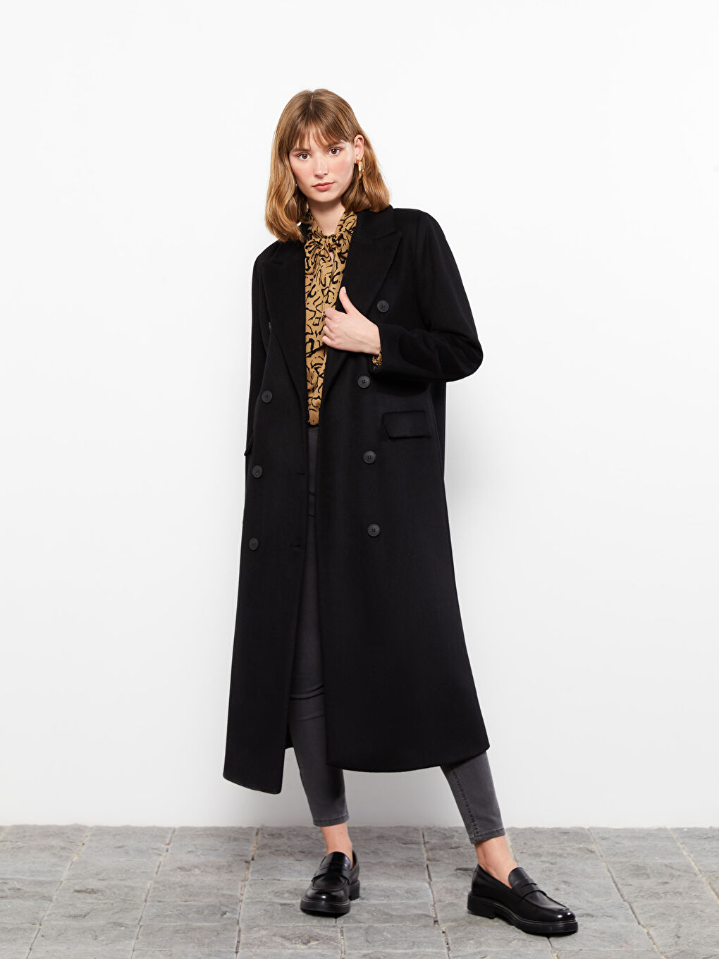 Siyah Ceket Yaka Kadın Kaşe Kaban-1