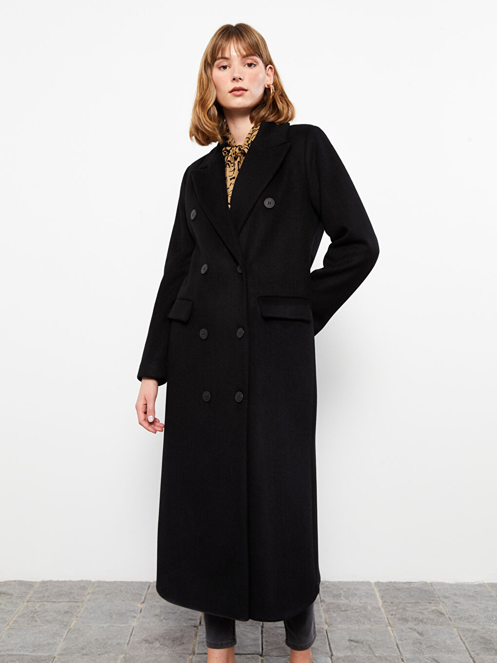 Siyah Ceket Yaka Kadın Kaşe Kaban-2