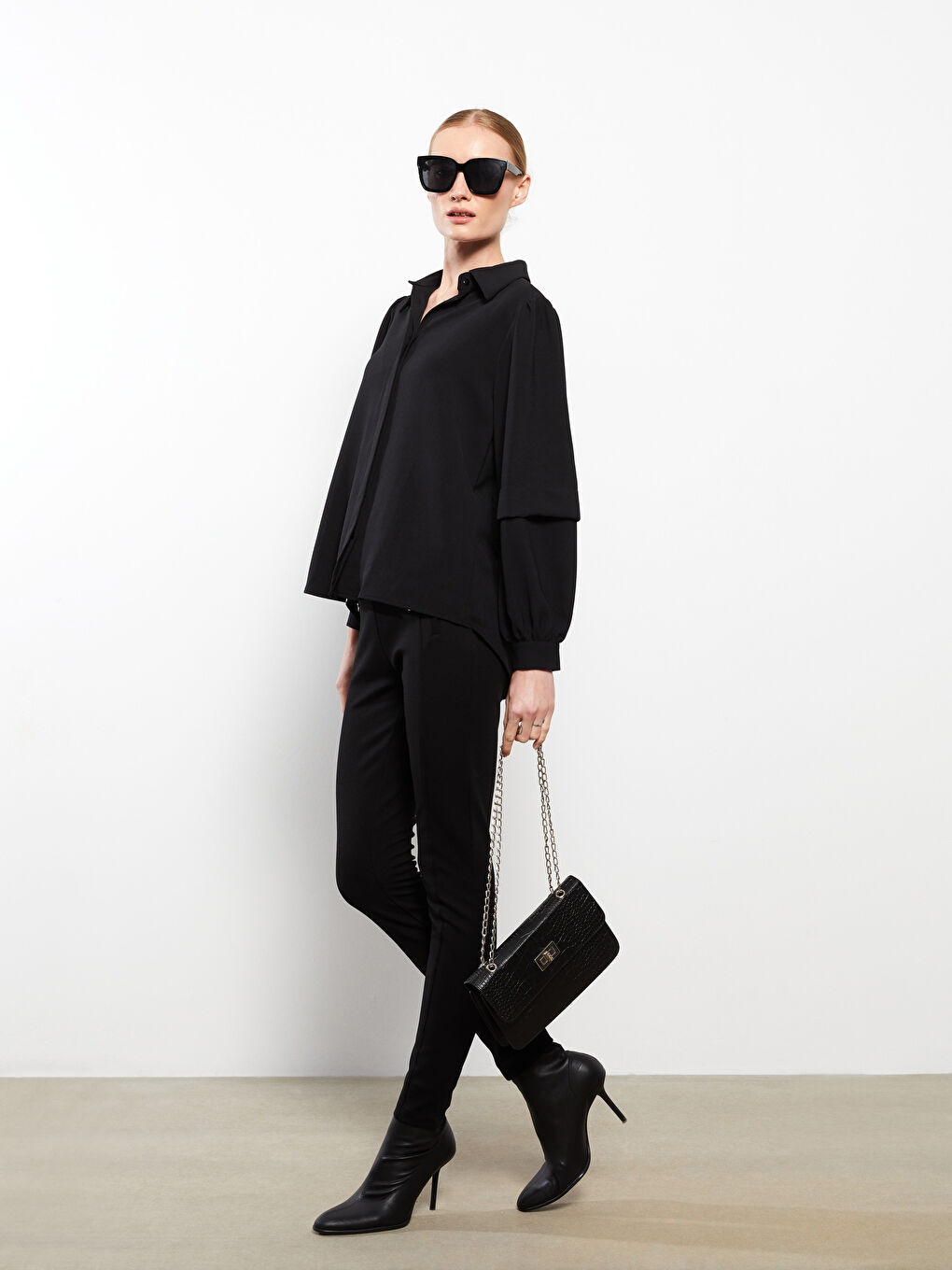 قميص اسود نساء-1