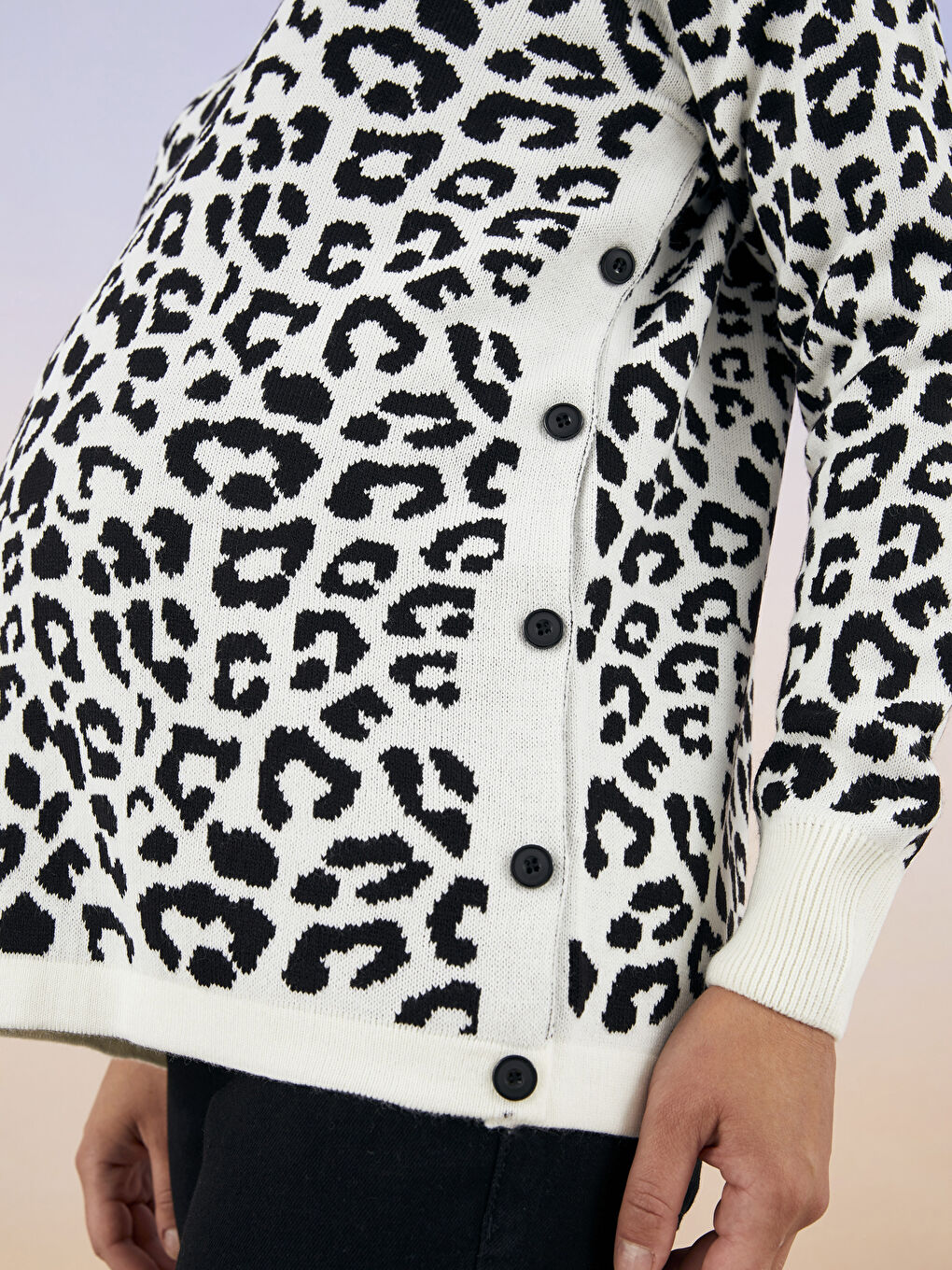 Емізуге арналған дөңгелек жағалы принтті ұзын жеңді жүктілік трикотаж жемпір-3