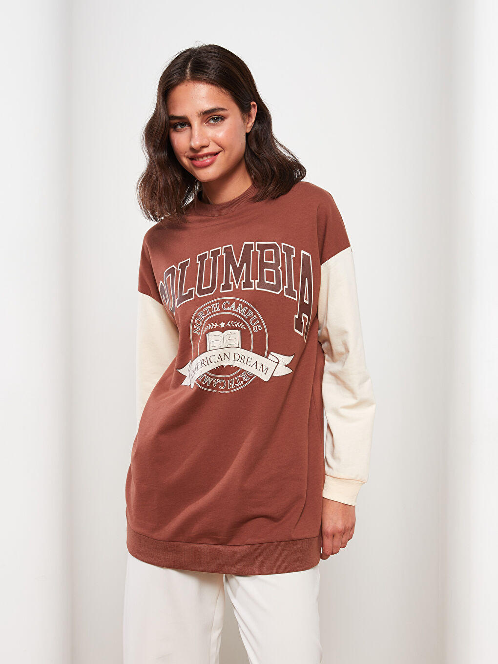 Kahverengi Bisiklet Yaka Baskılı Uzun Kollu Oversize Kadın Sweatshirt Tunik