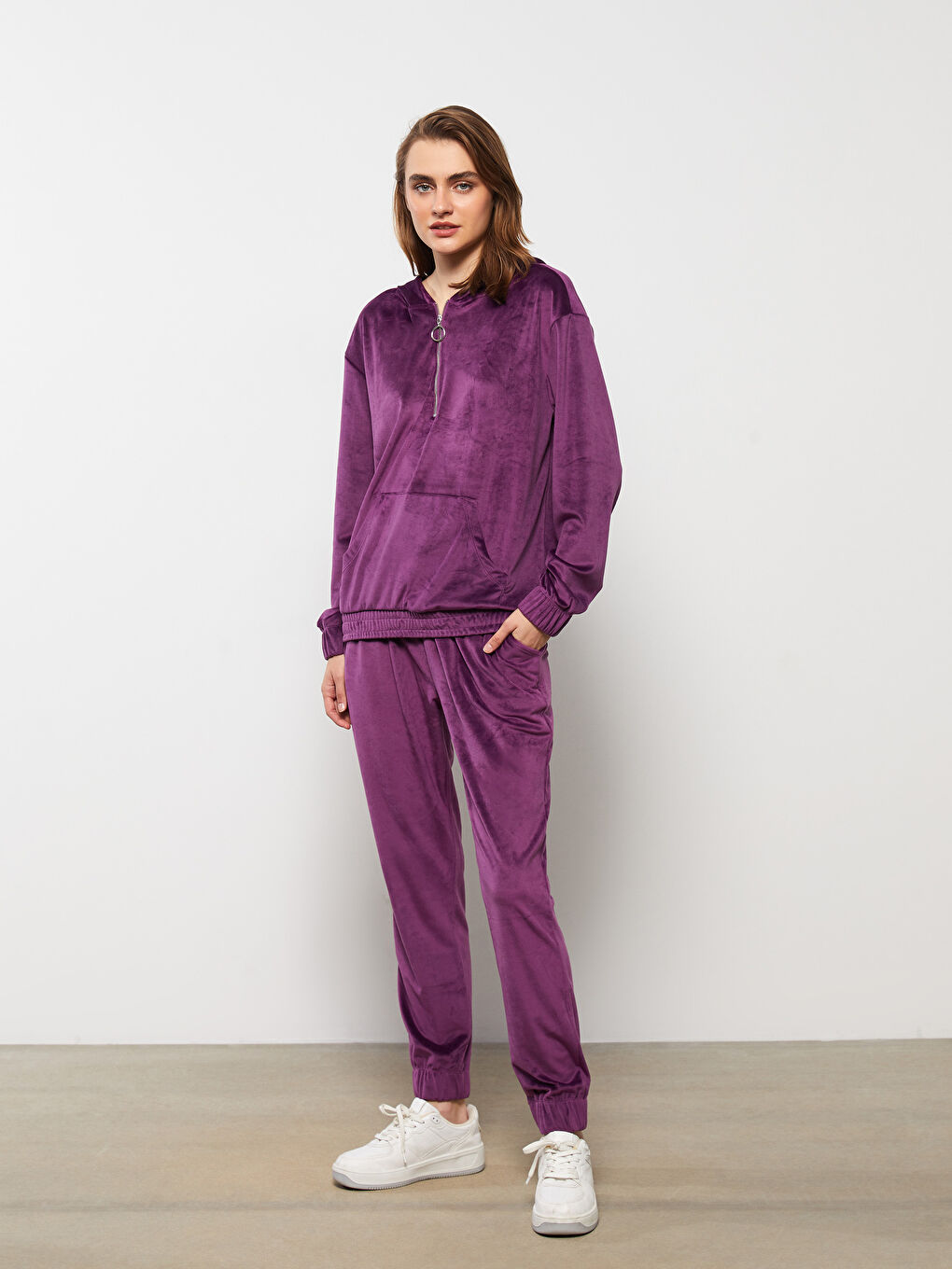 LCWAIKIKI Basic Plain Long Sleeve Velvet Women's Hoodie -W2FD04Z8-HLR