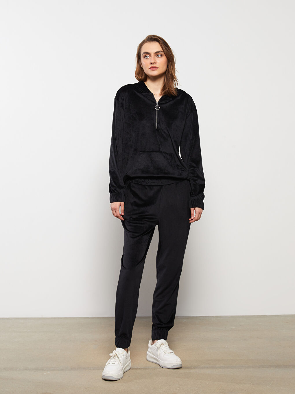 Elastic Waist Regular Velvet Women's Jogger Sweatpants -W2FD05Z8-CVL