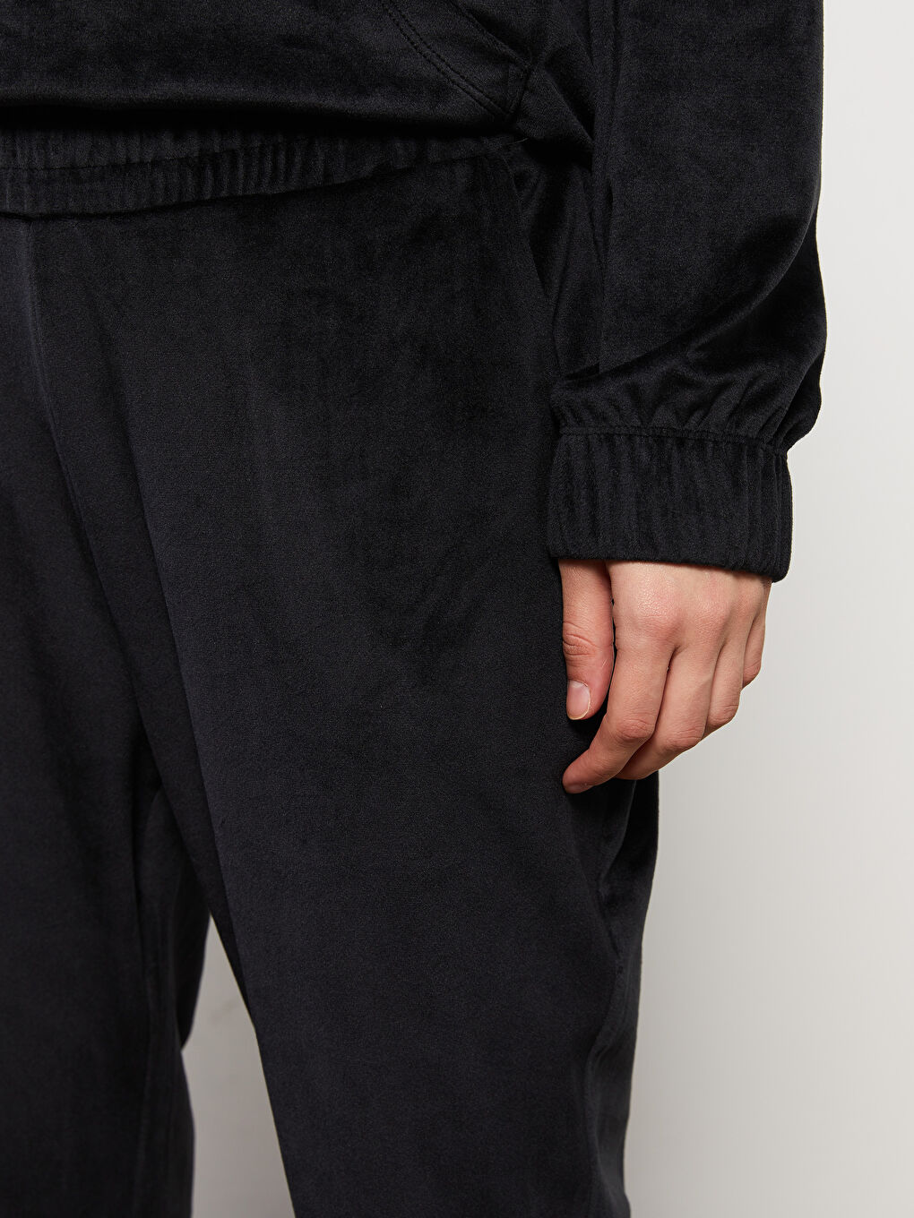 Elastic Waist Regular Velvet Women's Jogger Sweatpants -W2FD05Z8-CVL