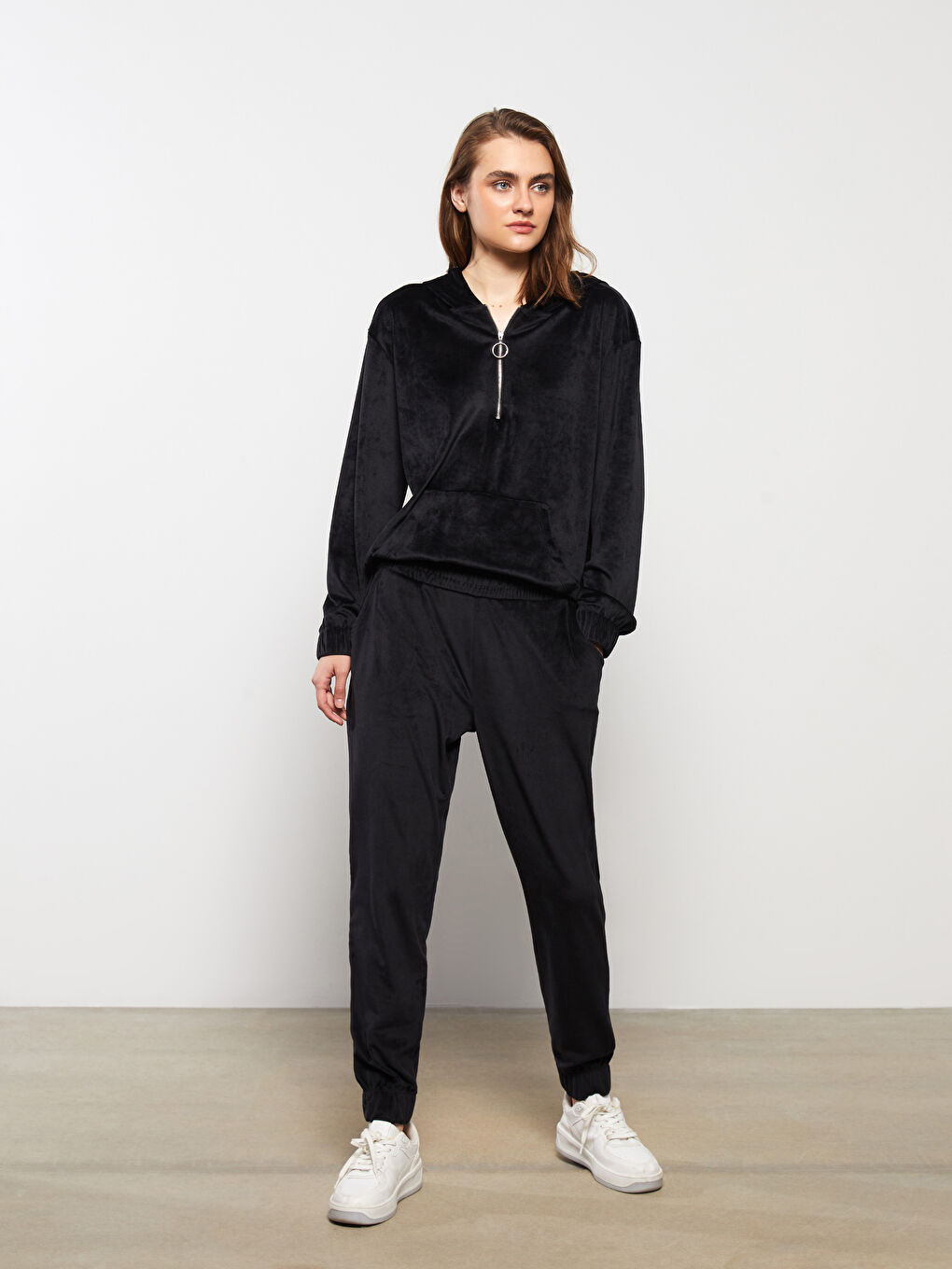 Elastic Waist Regular Velvet Women's Jogger Sweatpants -W2FD05Z8-CVL
