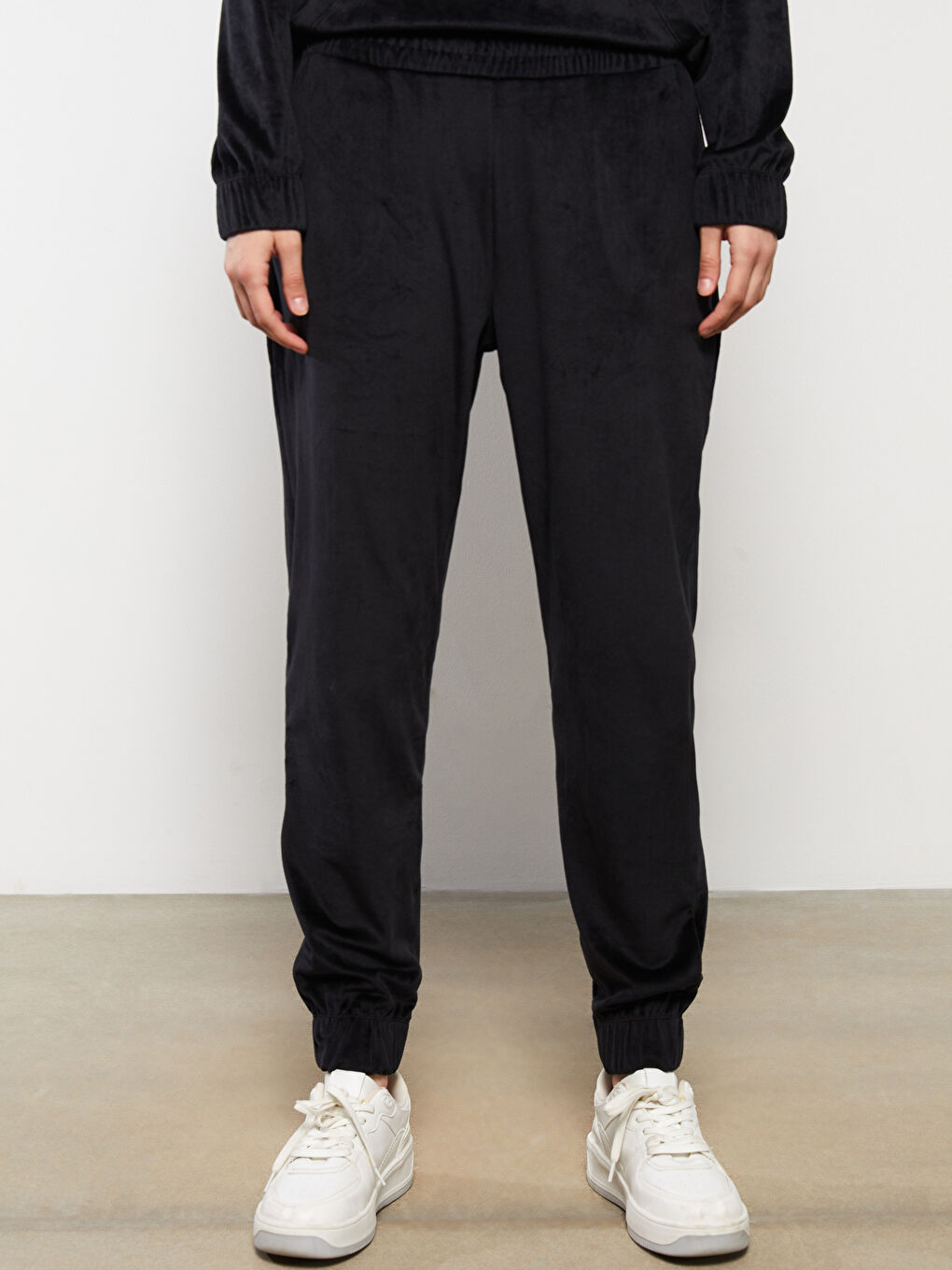 Elastic Waist Regular Velvet Women's Jogger Sweatpants -W2FD05Z8-CVL