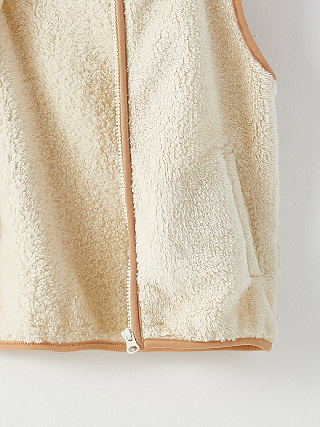 Hooded Collar Baby Boy Zipper Plush Vest-2