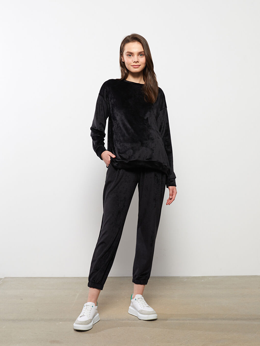 Pantaloni de Trening Gravide din Catifea Simpli cu Talie Elastică și Manșetă Elastică