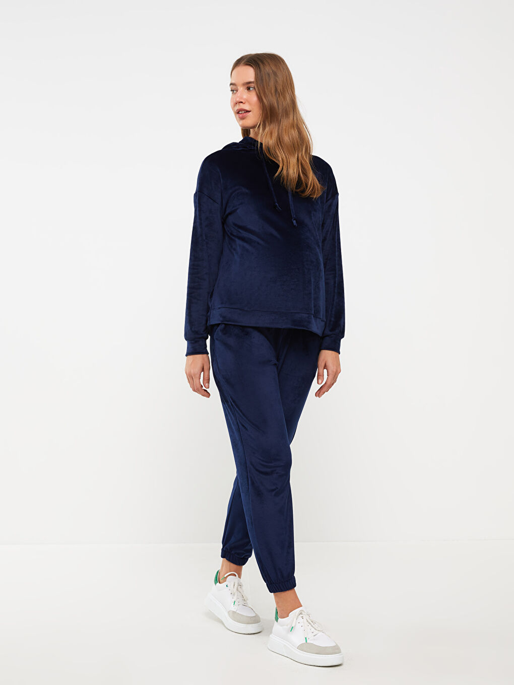 LCWAIKIKI Maternity Pantalon de survêtement de maternité uni en velours à taille élastique -W2FD31Z8-HFH