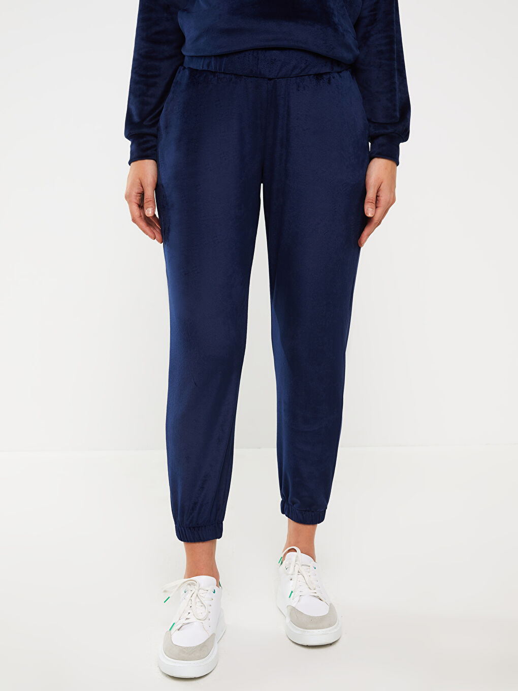 LCWAIKIKI Maternity Pantalon de survêtement de maternité uni en velours à taille élastique -W2FD31Z8-HFH