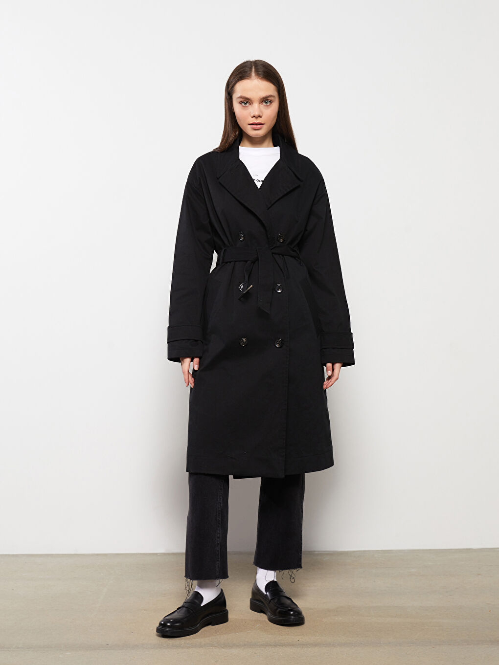 Siyah Ceket Yaka Düz Uzun Kollu Kadın Trençkot