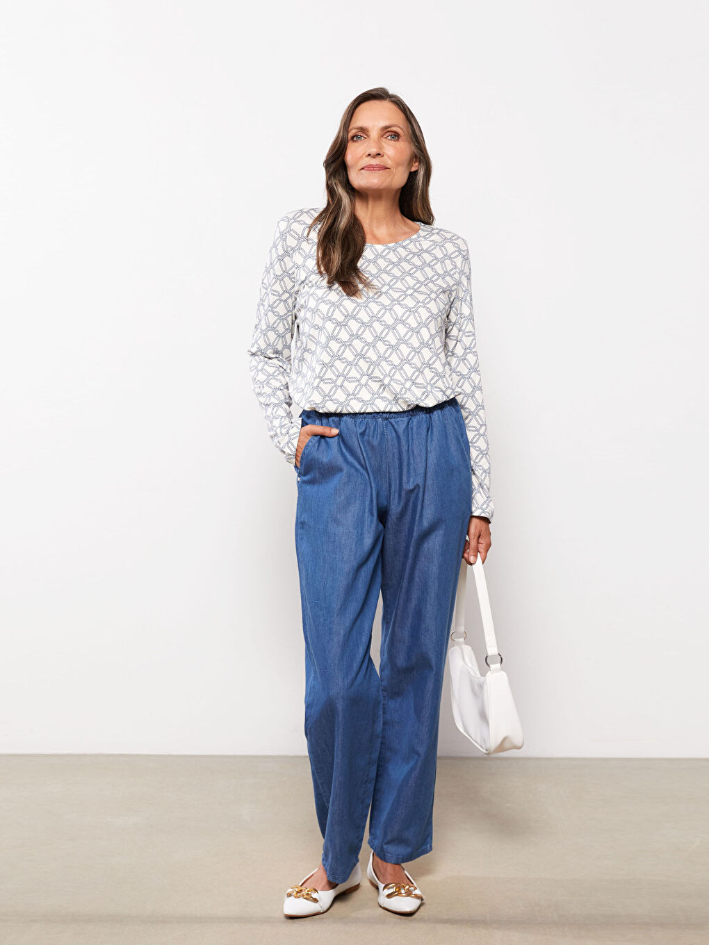 Mavi Kadın Beli Lastikli Standart Fit Düz Jean Pantolon-1