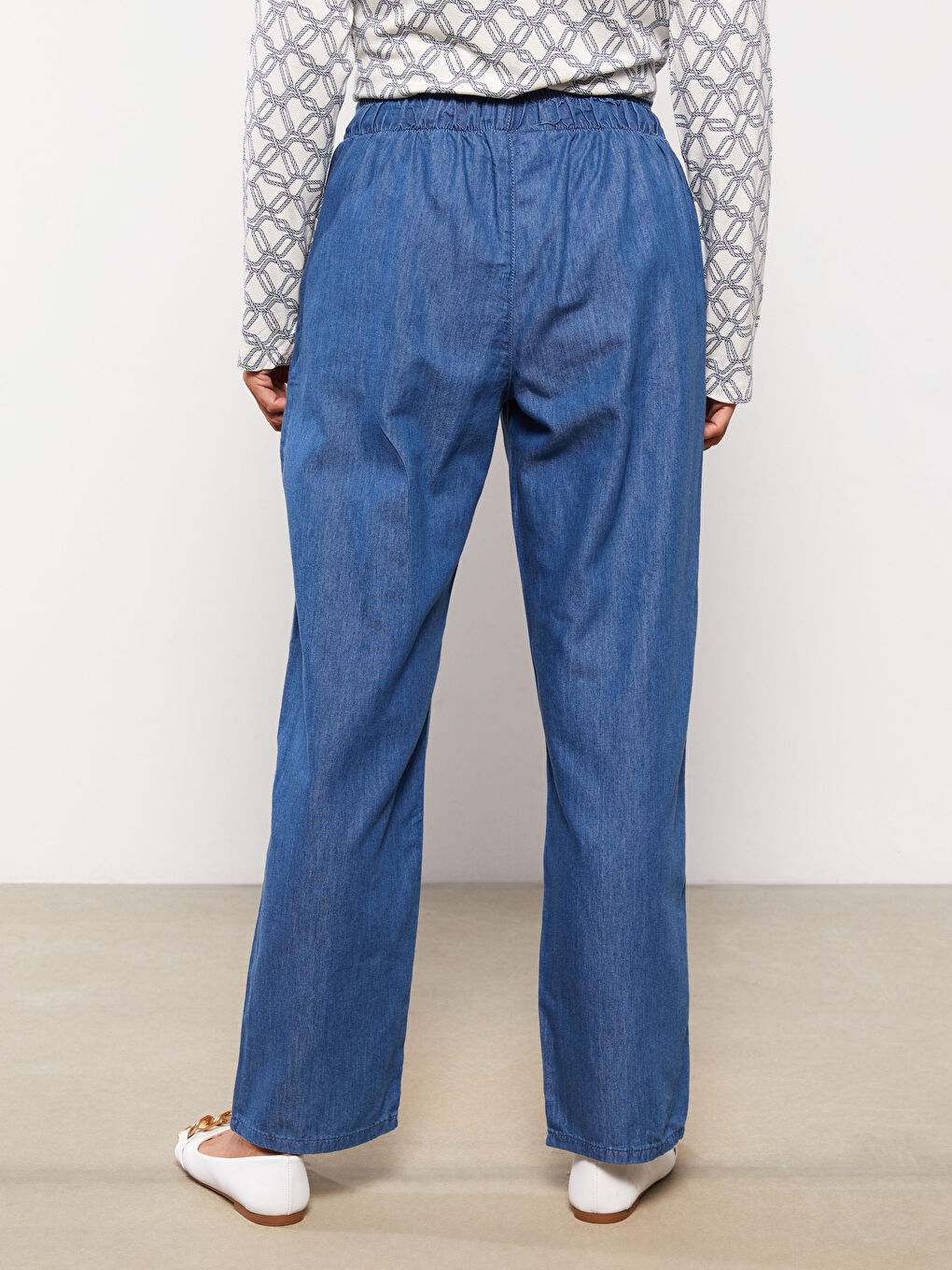 Mavi Kadın Beli Lastikli Standart Fit Düz Jean Pantolon-4