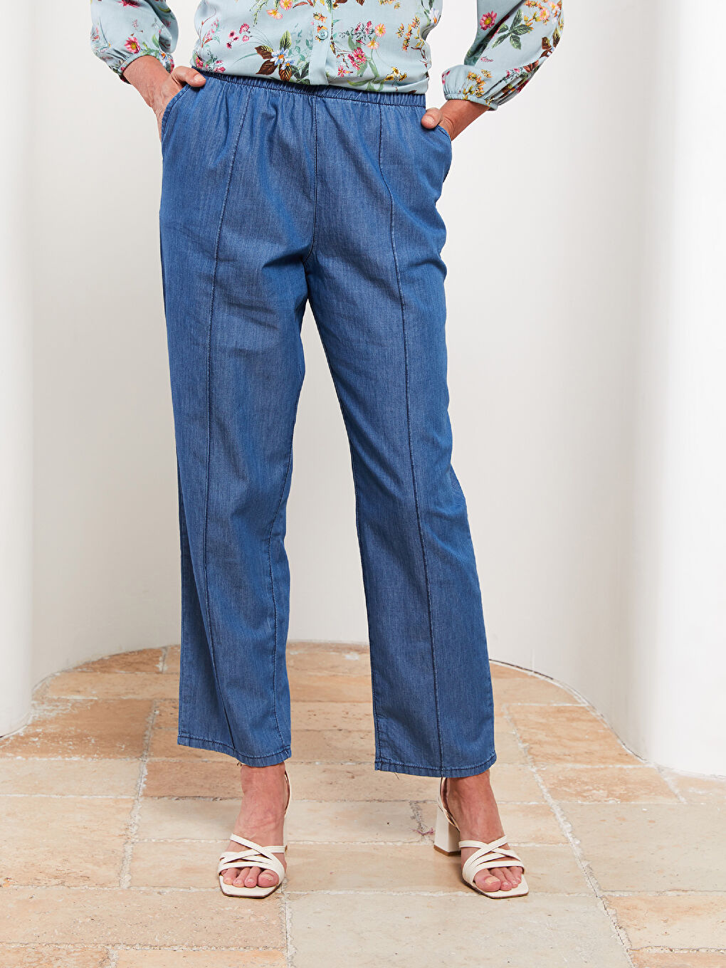 Mavi Kadın Beli Lastikli Düz Jean Pantolon-4