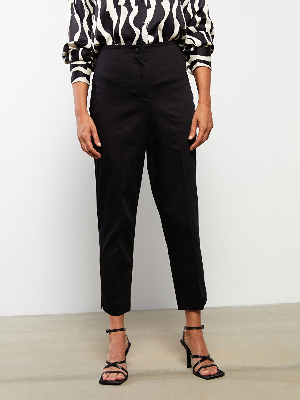 Siyah Kadın Standart Fit Düz Pantolon-2