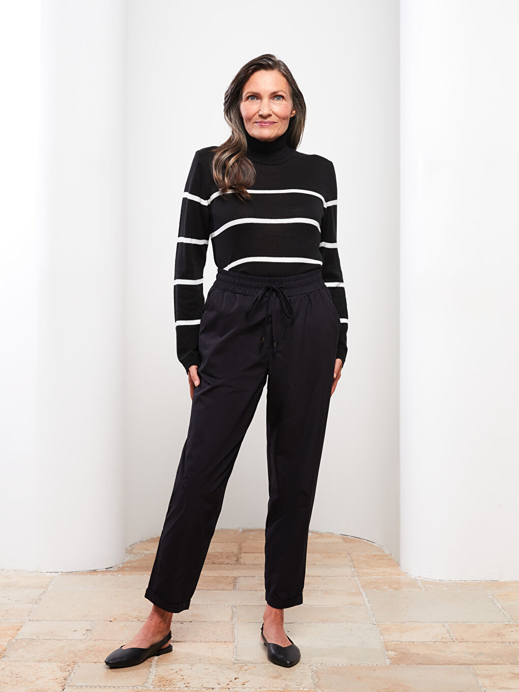 Siyah Kadın Standart Fit Düz Pantolon