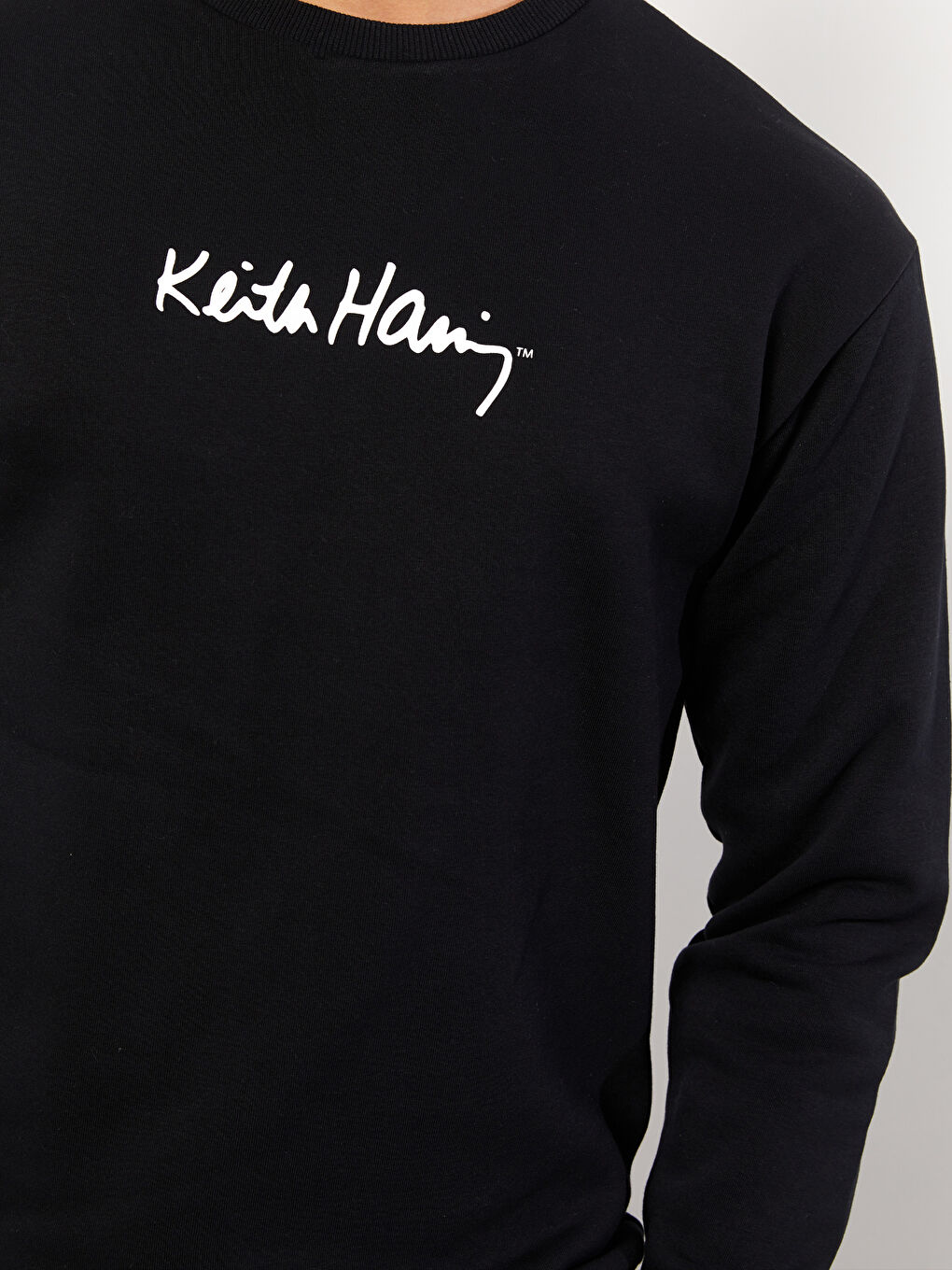 LCW Casual Yeni Siyah Bisiklet Yaka Uzun Kollu Keith Haring Baskılı Erkek Sweatshirt - 3