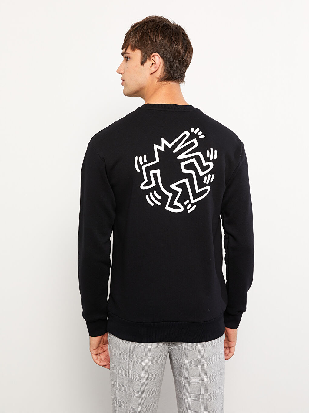 LCW Casual Yeni Siyah Bisiklet Yaka Uzun Kollu Keith Haring Baskılı Erkek Sweatshirt - 4