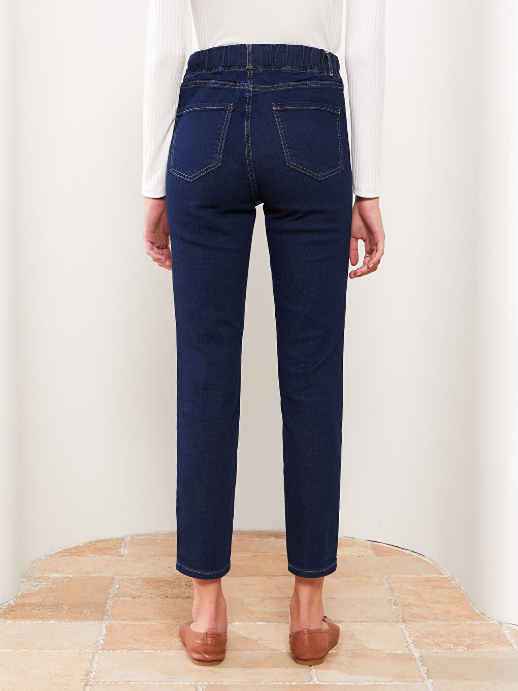 LCW Modest Orta İndigo Rodeo Kadın Slim Mom Düz Jean Pantolon - 4