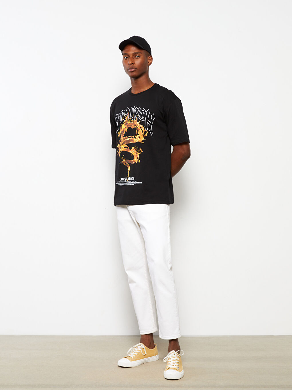 Siyah Bisiklet Yaka Kısa Kollu Baskılı Penye Erkek Tişört-2