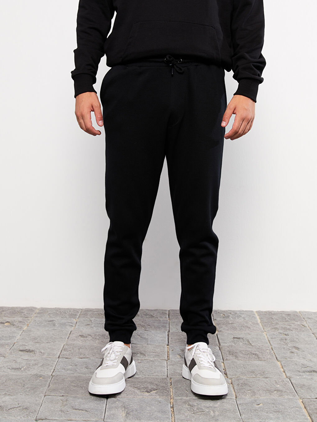 Siyah Standart Kalıp Erkek Jogger Eşofman Altı-3