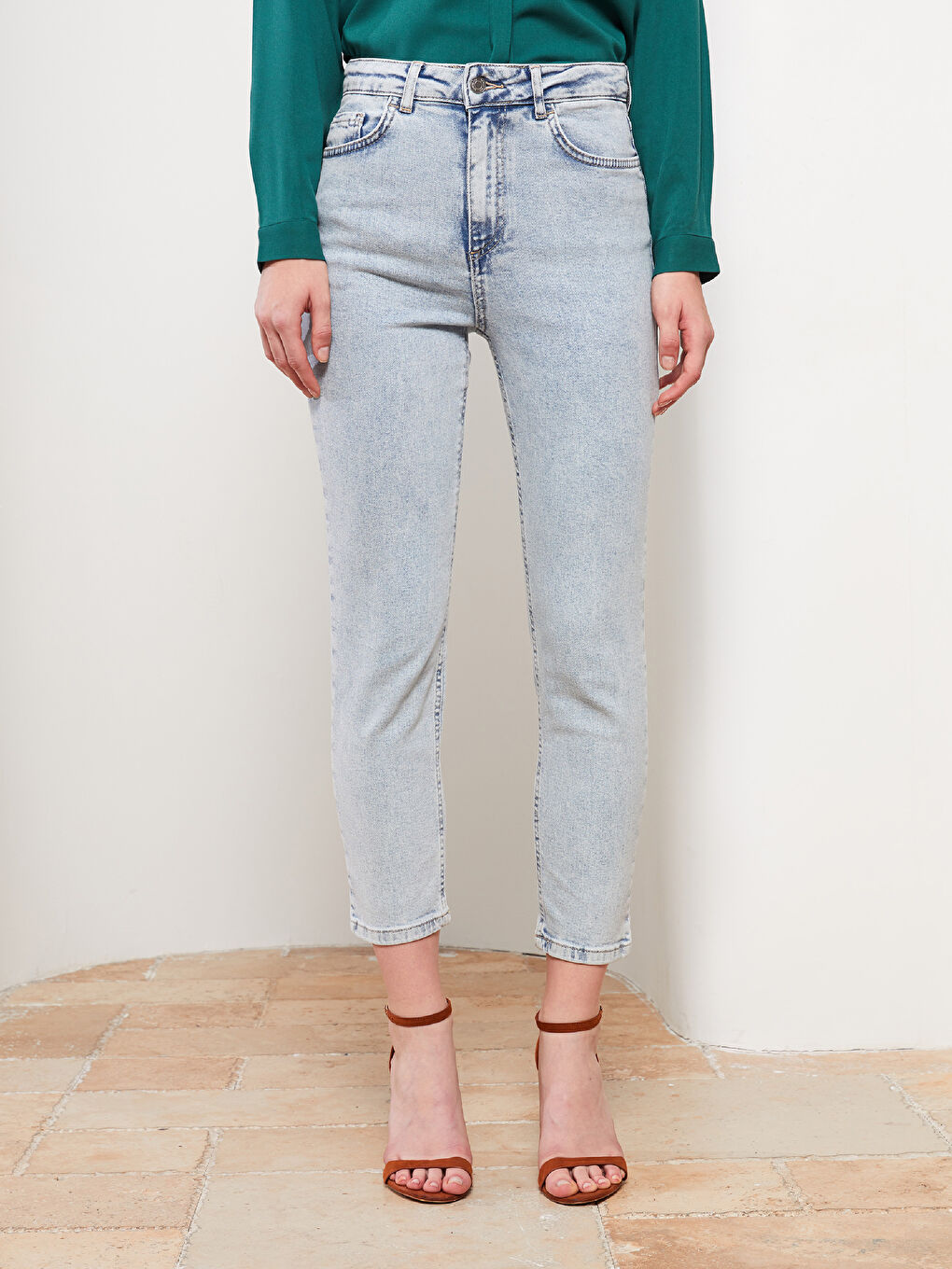 İndigo Kadın Mom Fit Düz Jean Pantolon-3