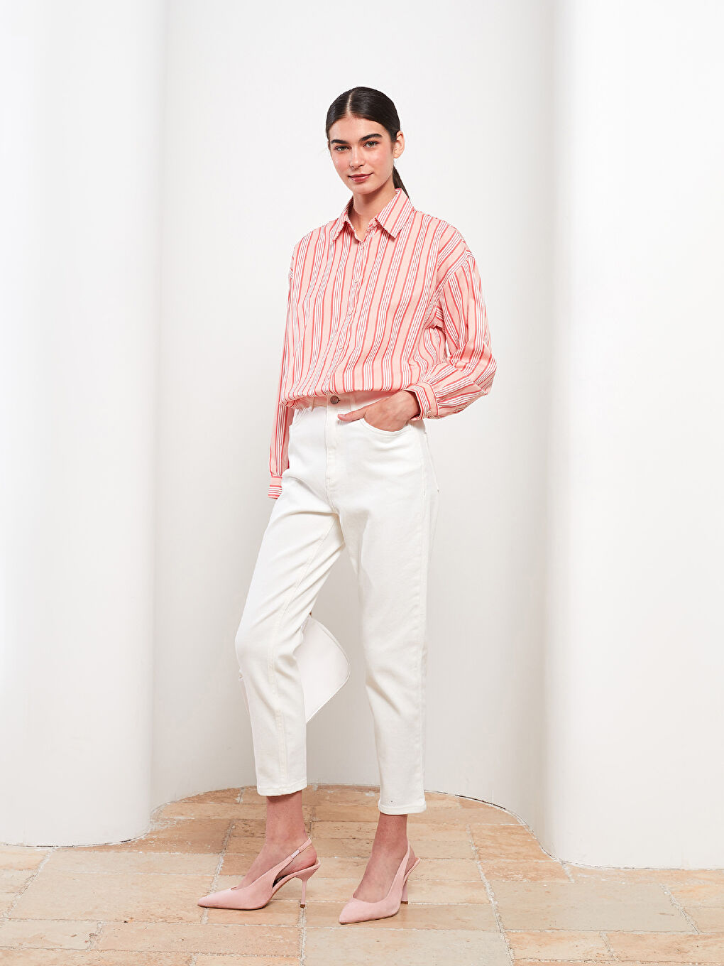 Beyaz Kadın Mom Fit Düz Jean Pantolon-1