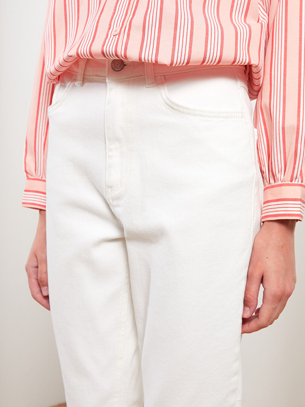 Beyaz Kadın Mom Fit Düz Jean Pantolon-2