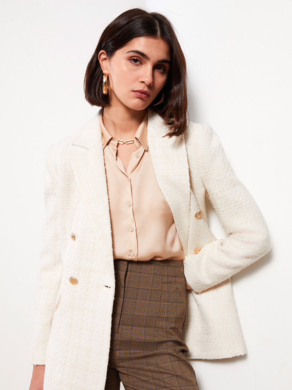 Ekru Kendinden Desenli Uzun Kollu Kadın Blazer Ceket