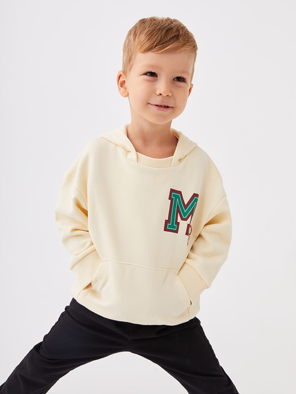 Sweat-shirt À Capuche Mickey Mouse Bébé Garçon Manches Longues avec Détail Brodé