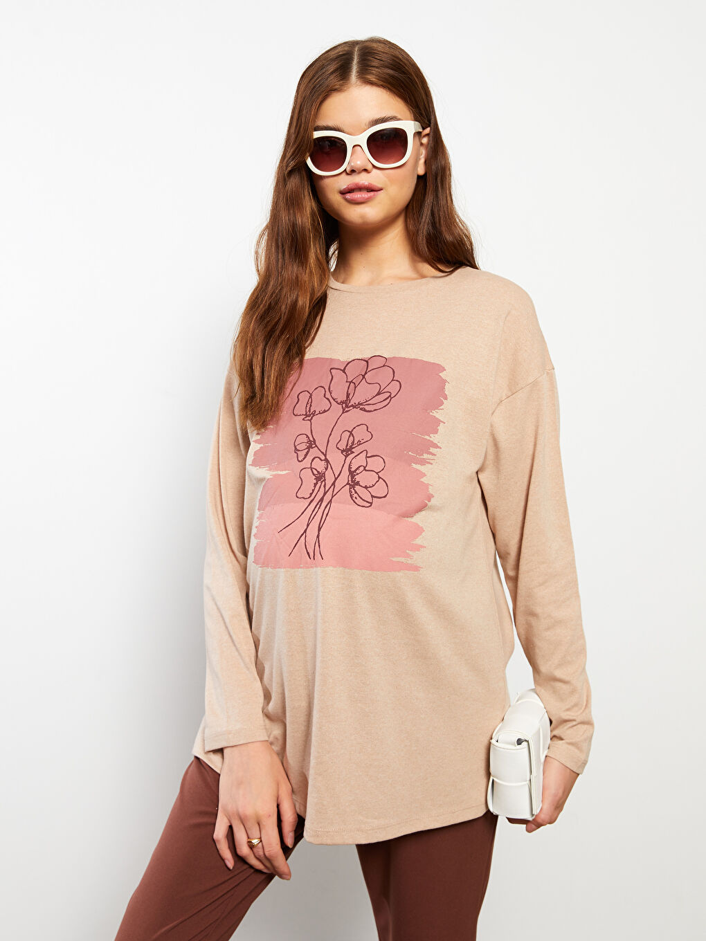 Bej Bisiklet Yaka Baskılı Uzun Kollu Hamile Tişört