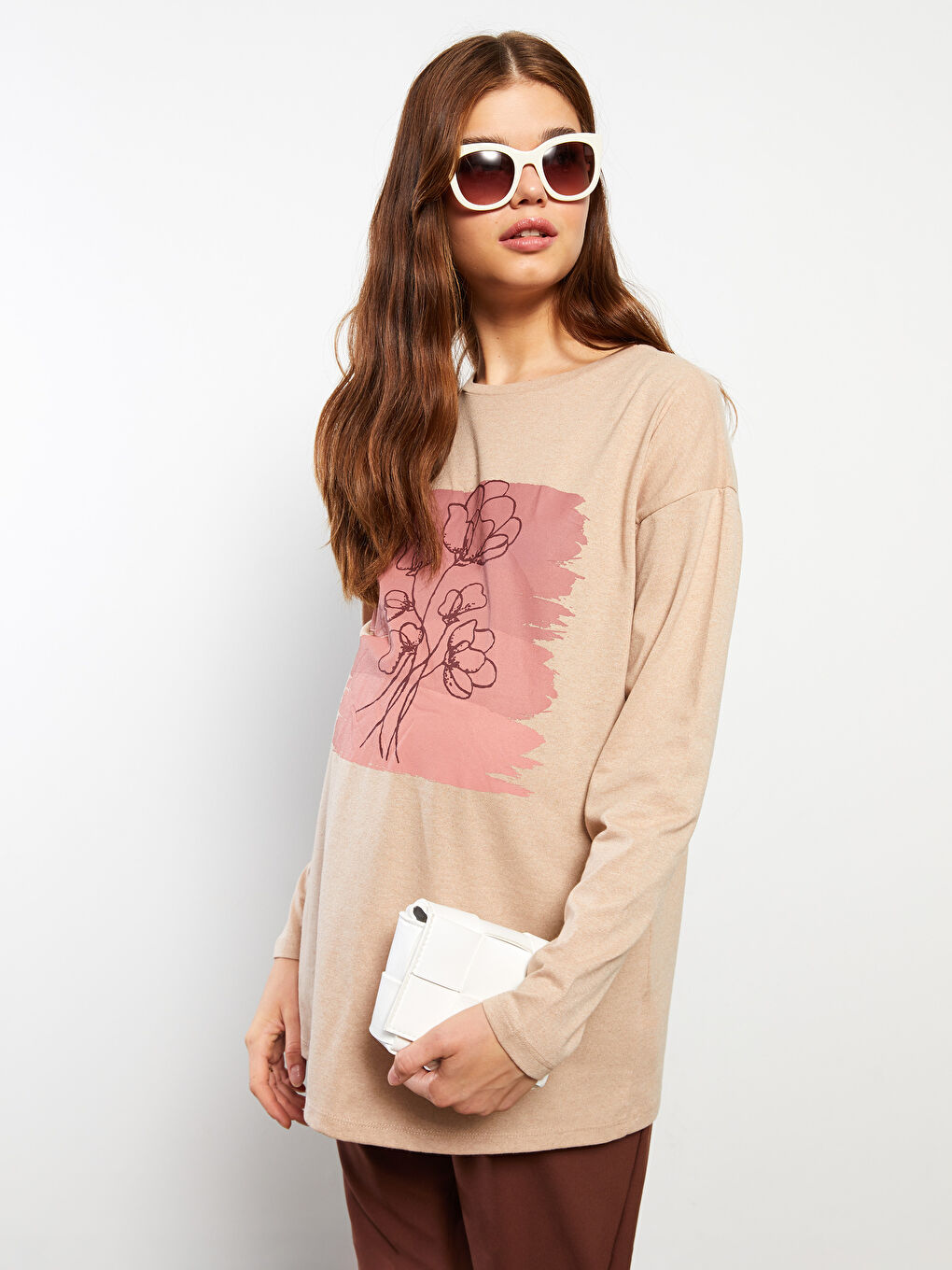 Bej Bisiklet Yaka Baskılı Uzun Kollu Hamile Tişört-1