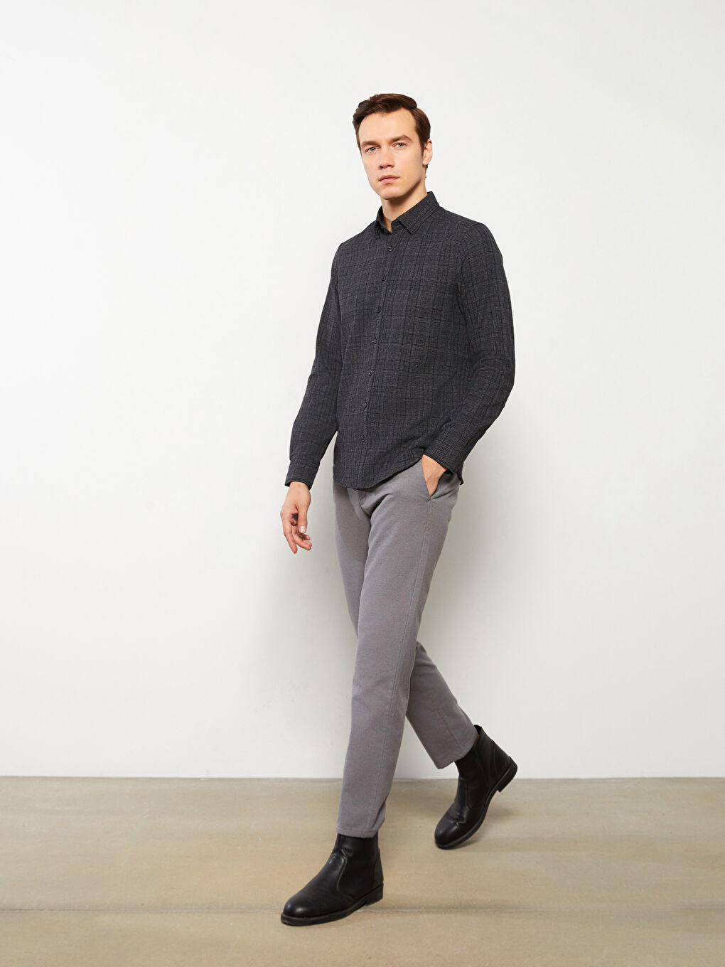 سروال سليم فيت بتفاصيل الجيوب رجال