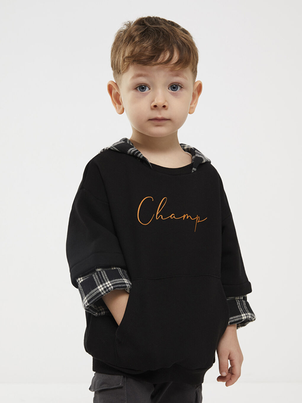 Siyah Kapüşonlu Uzun Kollu Baskılı Erkek Bebek Sweatshirt ve Pantolon 2'li Takım-1