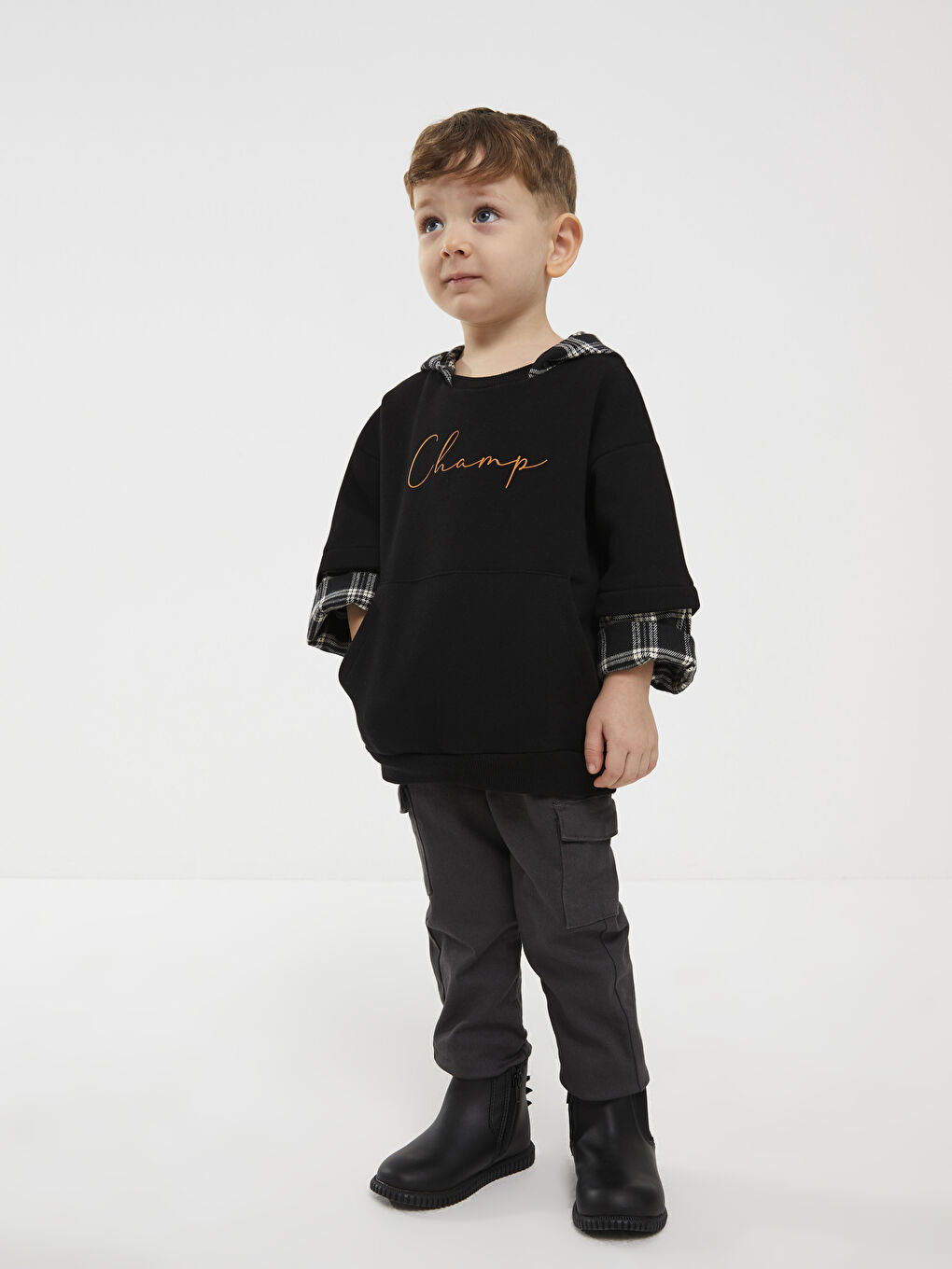 Siyah Kapüşonlu Uzun Kollu Baskılı Erkek Bebek Sweatshirt ve Pantolon 2'li Takım