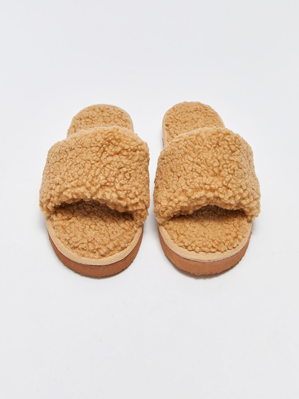 Bej Kadın Pelüş Ev Terliği-1