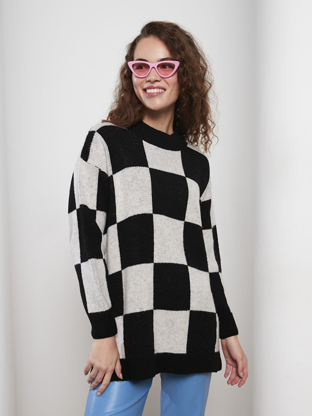 Siyah Bisiklet Yaka Desenli Uzun Kollu Oversize Kadın Triko Tunik-1