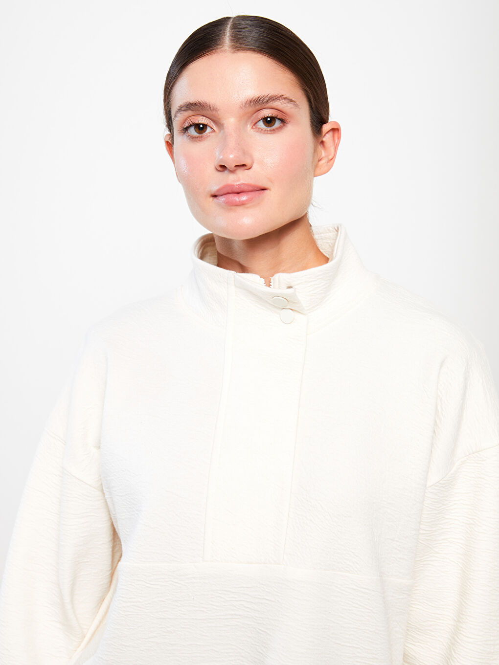 Ekru Dik Yaka Düz Uzun Kollu Kadın Tunik-2